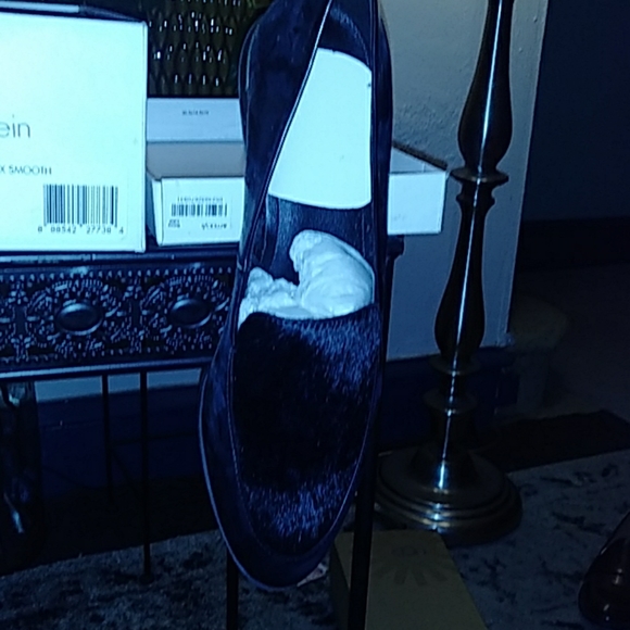 SHOES - Picture 2 of 2